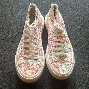 Rocket dog canvas shoes